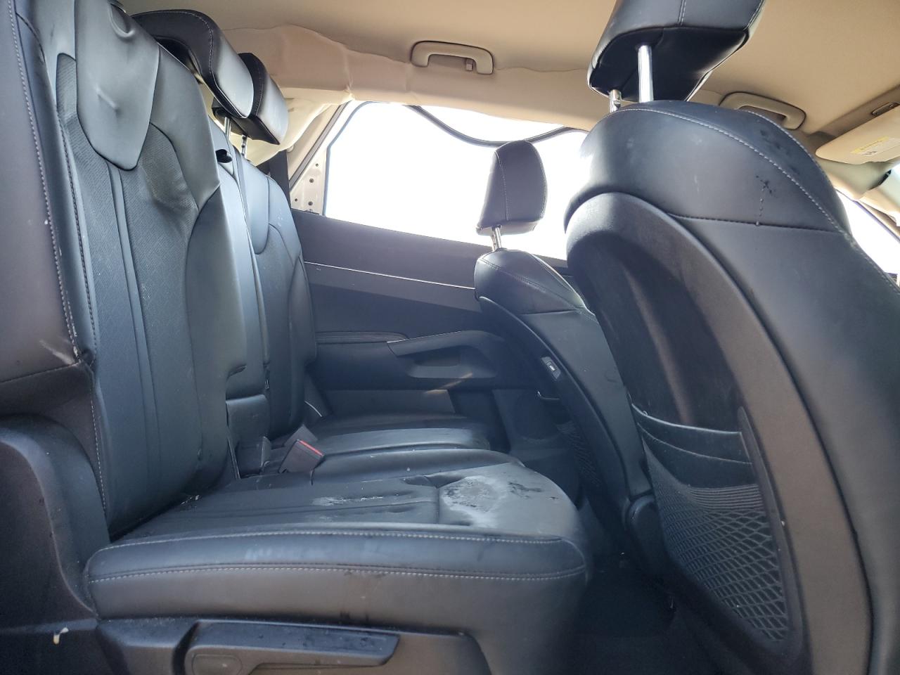 2022 Kia Sorento - Image 11