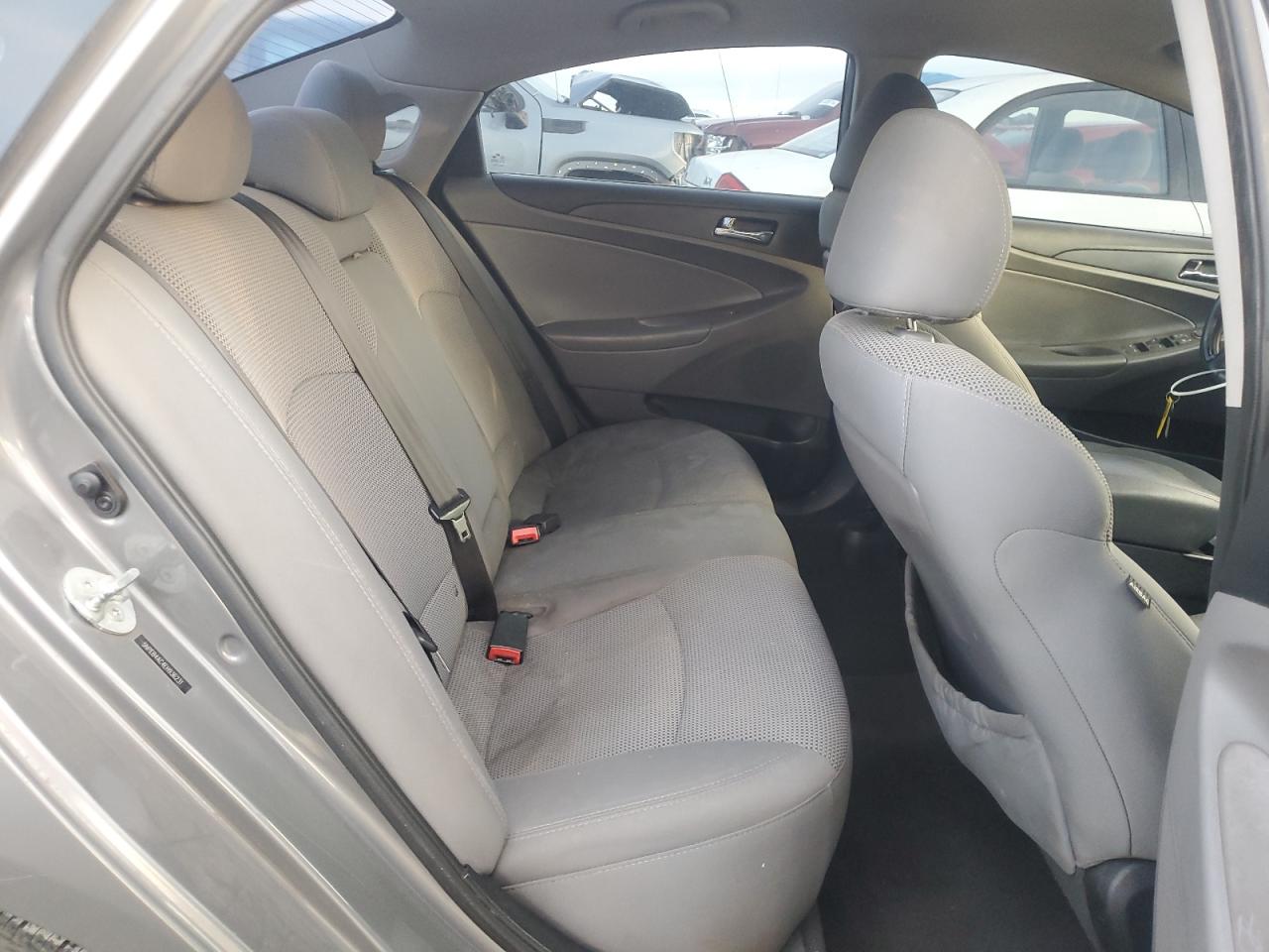 2014 Hyundai Sonata - Image 11