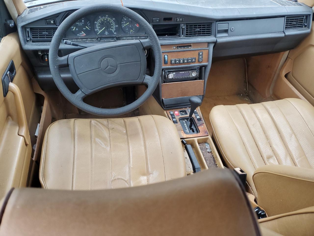 1987 Mercedes-Benz 190 E 2.3 VIN: WDBDA28D3HF305694 Lot: 86019304