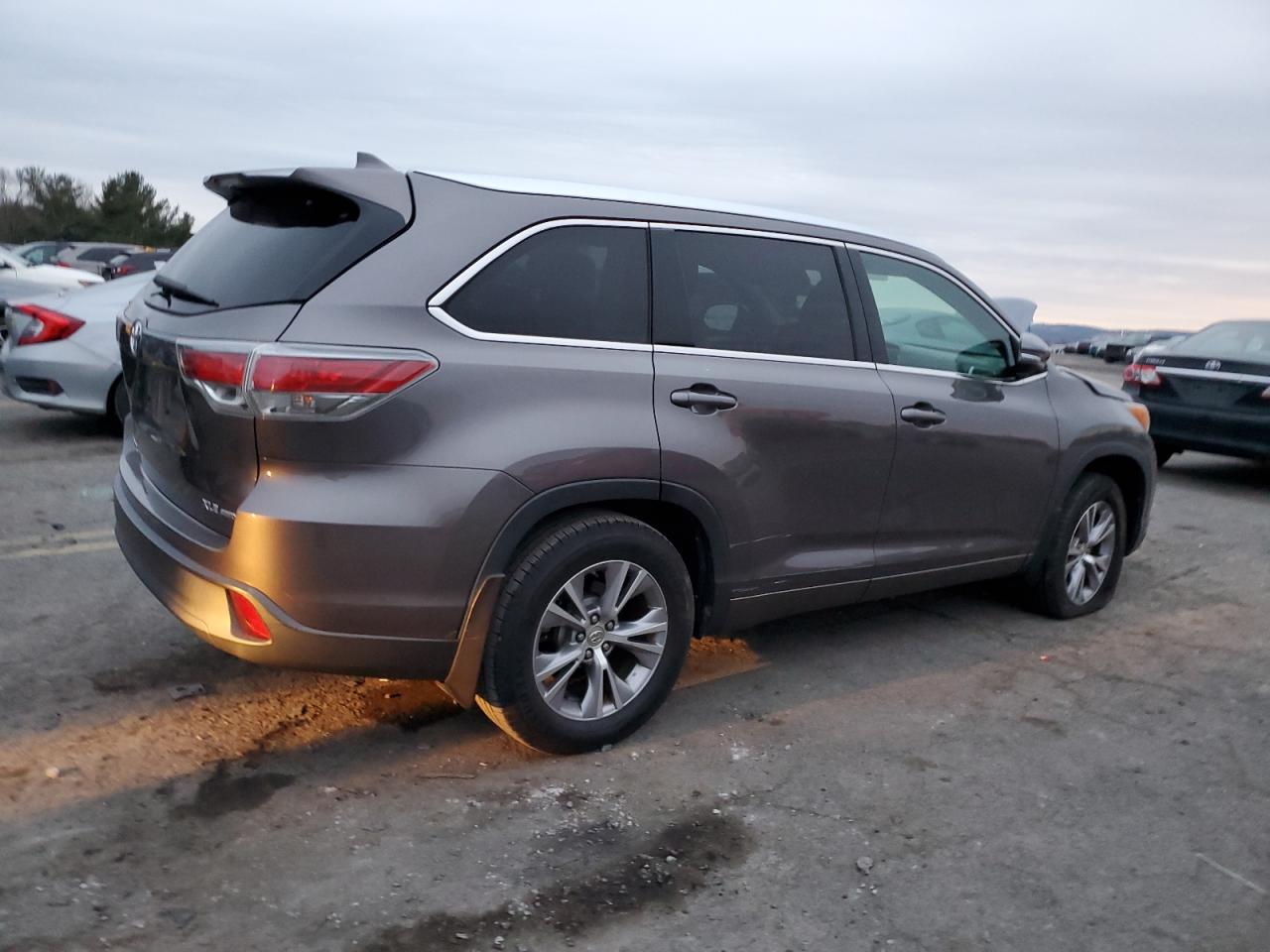 2014 Toyota Highlander - Image 3