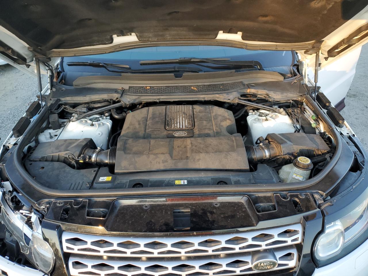 2016 Land Rover Range Rover - Image 12