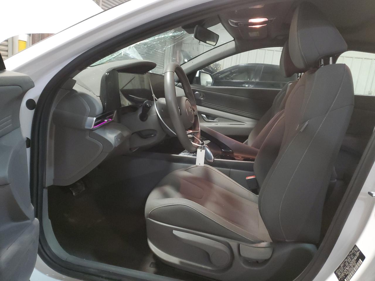 2024 Hyundai Elantra - Image 7