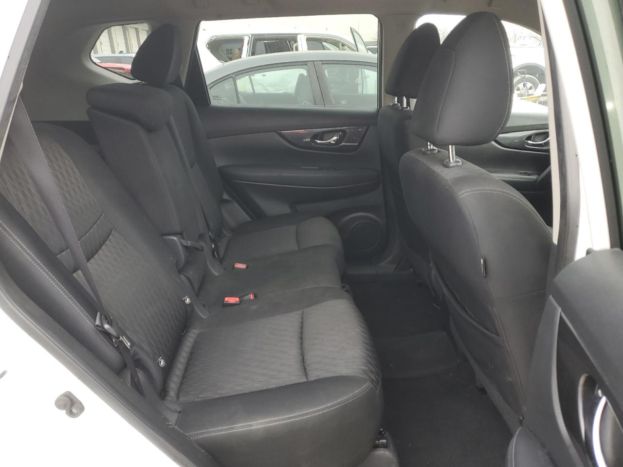 2019 Nissan Rogue - Image 11