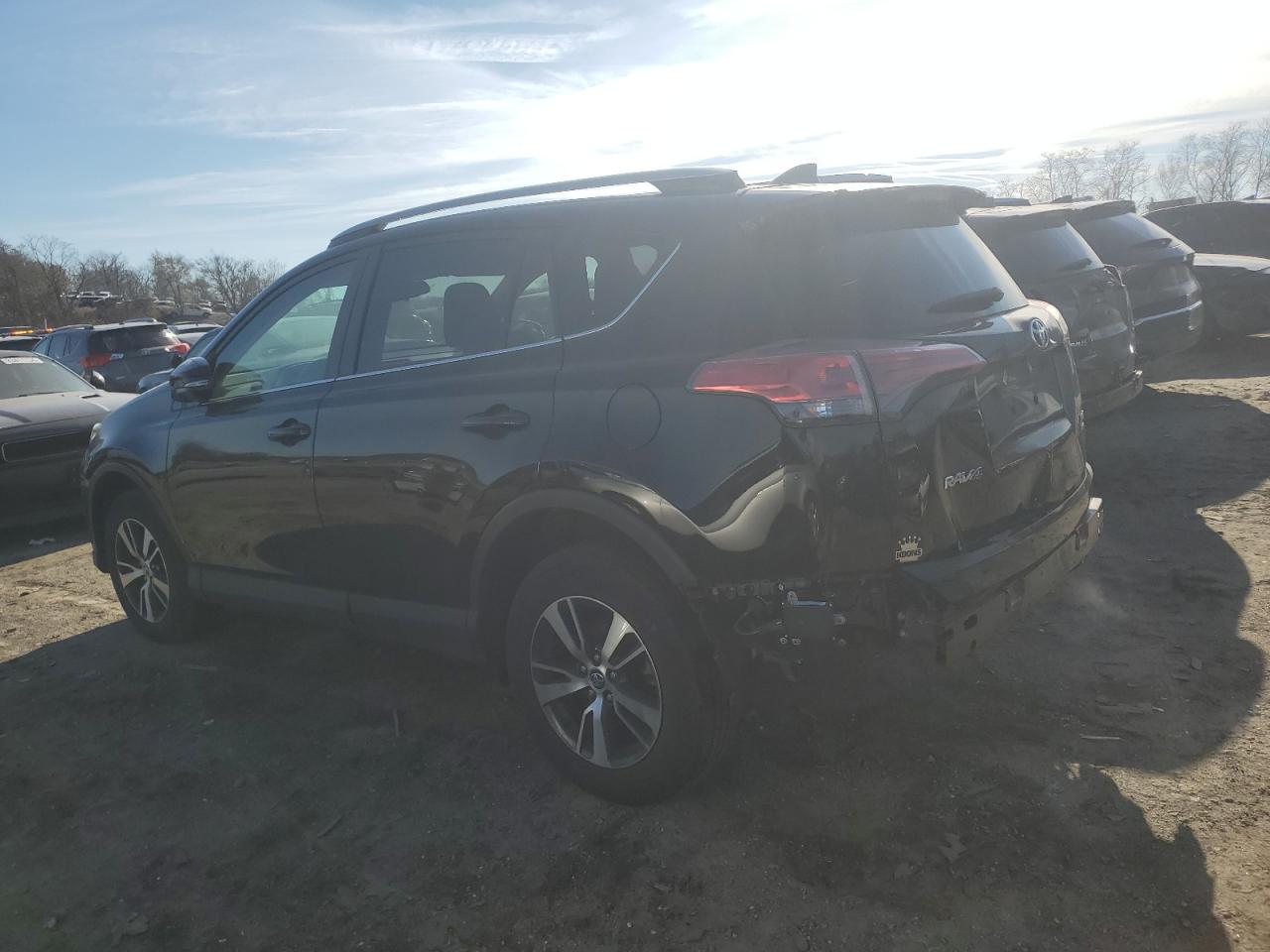 2T3RFREV1JW714635 TOYOTA RAV4 2018