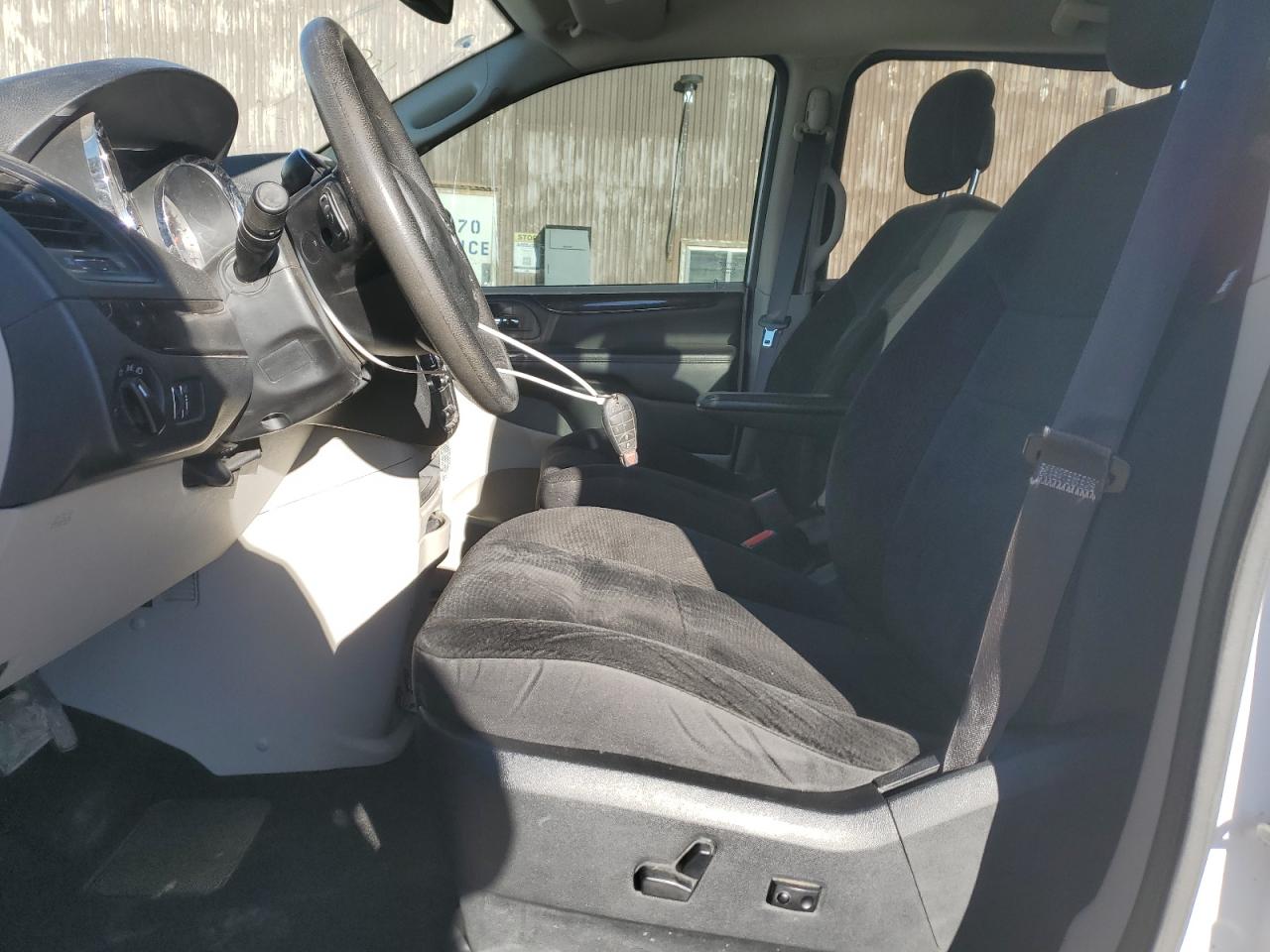 2019 Dodge Caravan - Image 7