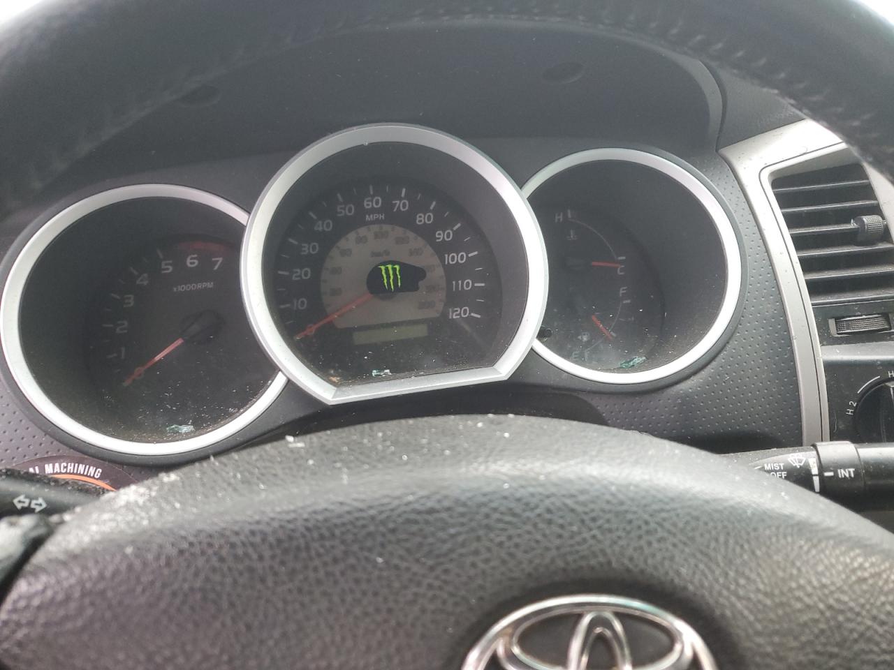 2005 Toyota Tacoma - Image 9