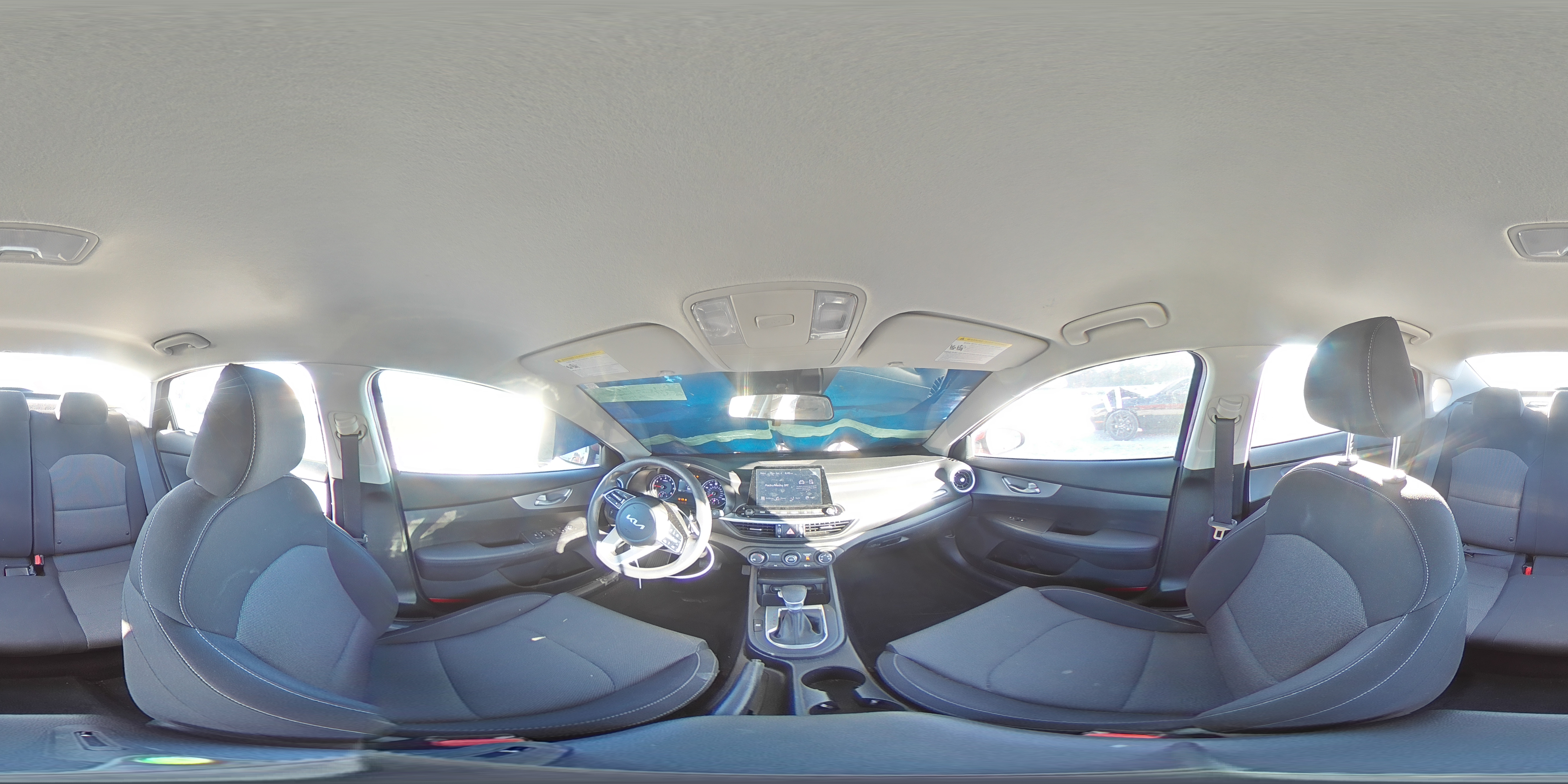 2023 Kia Forte - Image 15