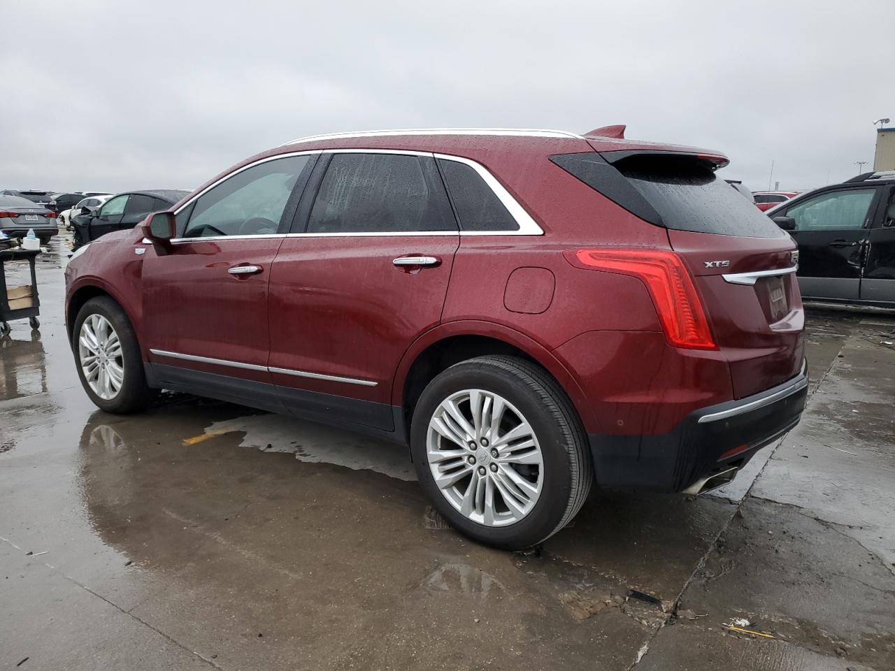 2017 Cadillac XT5 - Image 2