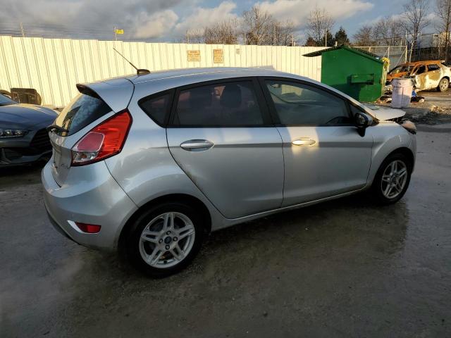  FORD FIESTA 2017 Silver