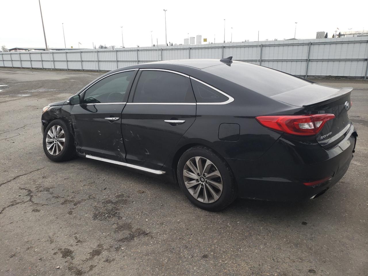 2016 Hyundai Sonata - Image 2