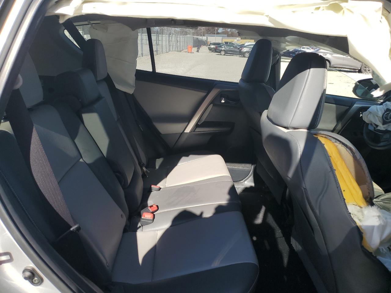 2015 Toyota RAV 4 - Image 10