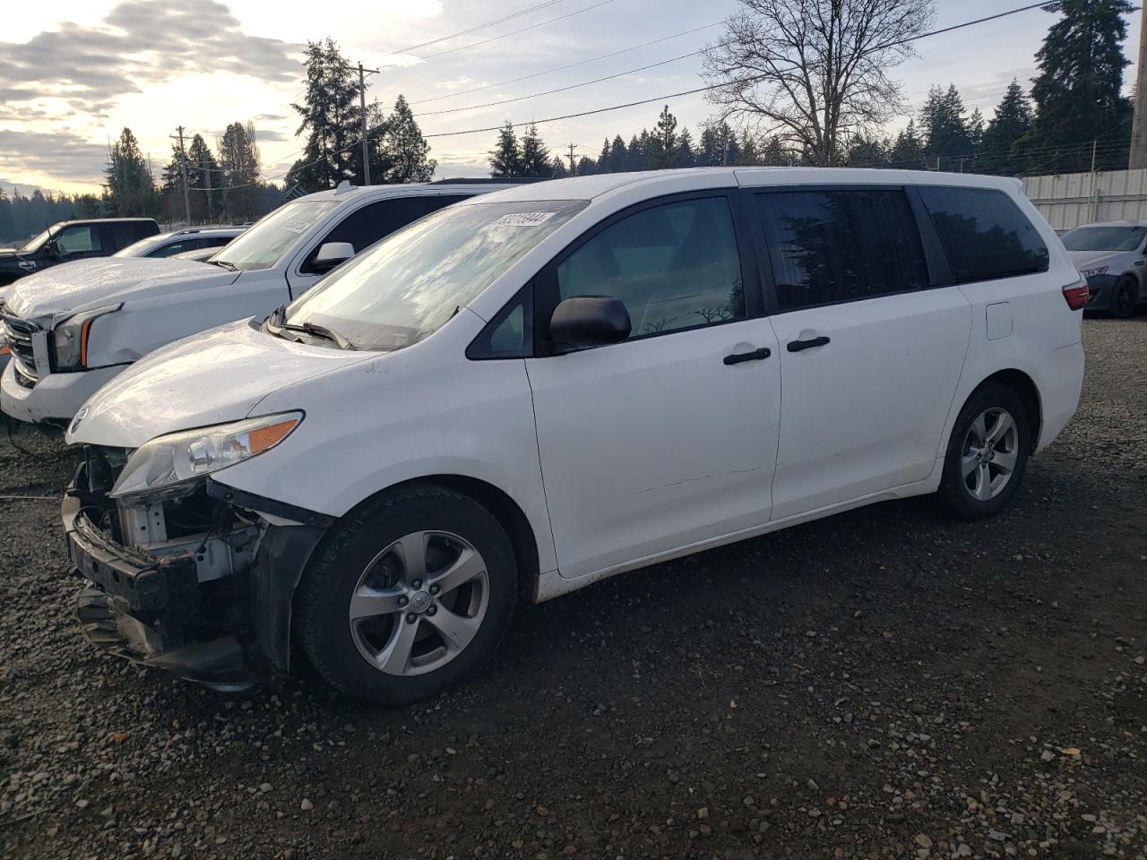 2016 Toyota Sienna - Image 1