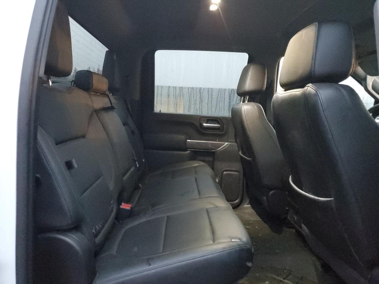 2020 Chevrolet Silverado - Image 10