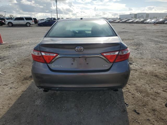  TOYOTA CAMRY 2016 Szary