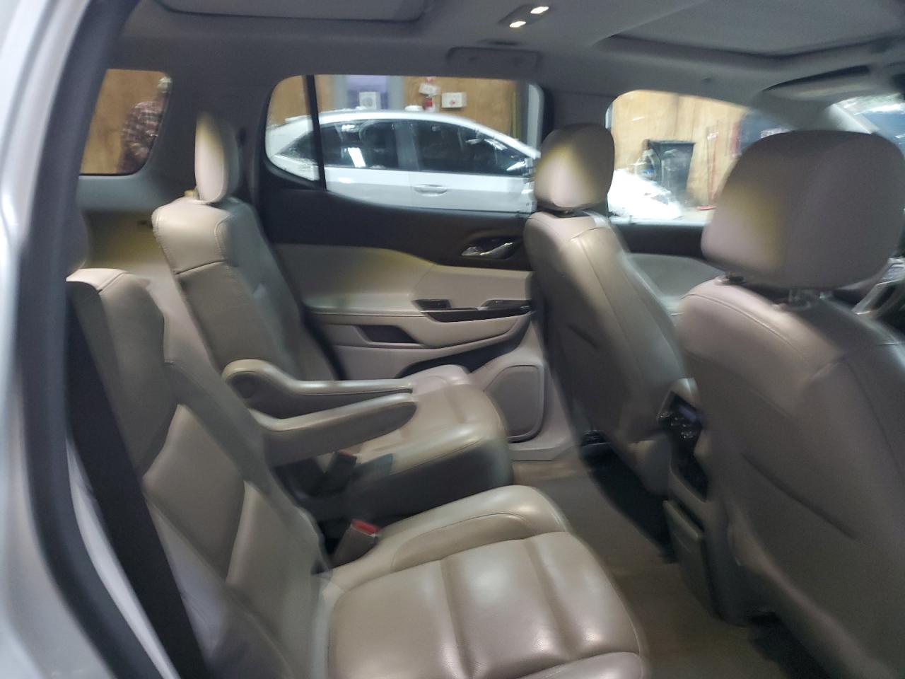 2017 GMC Acadia - Image 11
