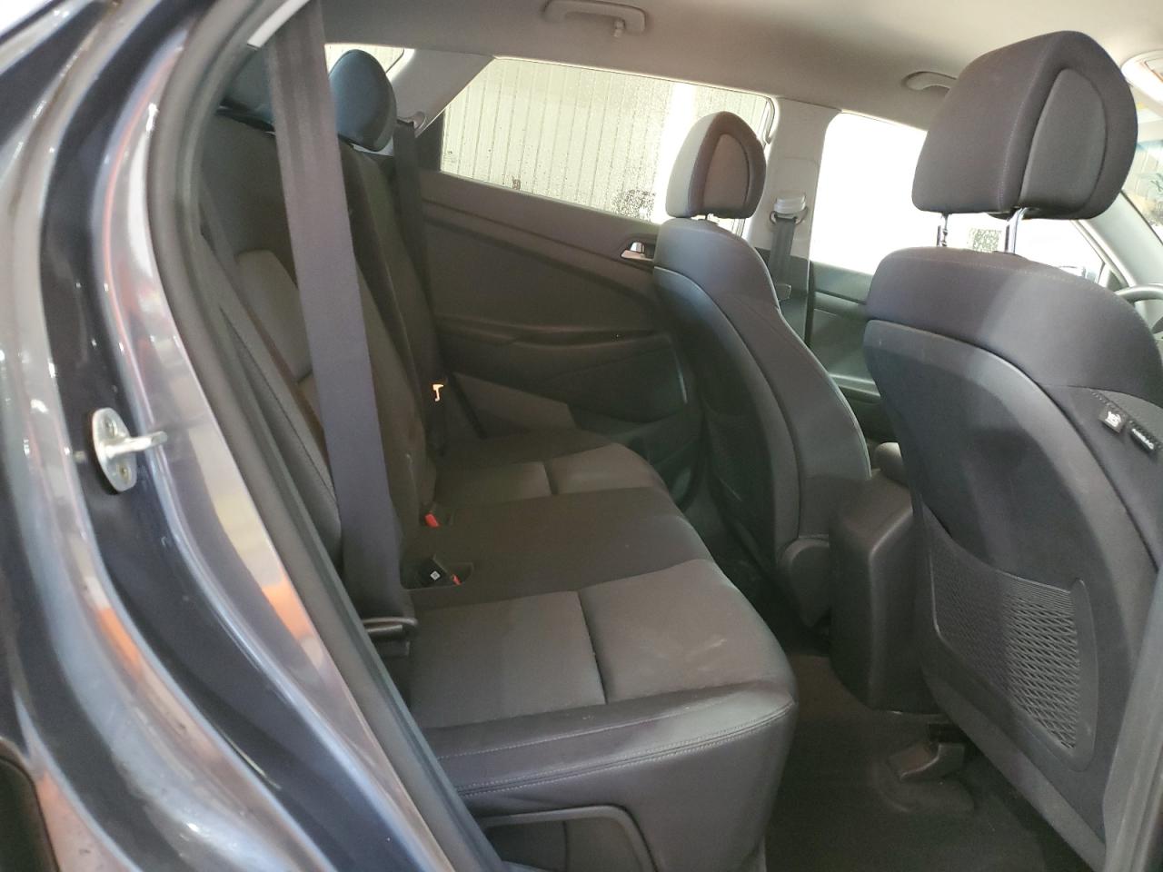 2017 Hyundai Tucson - Image 12