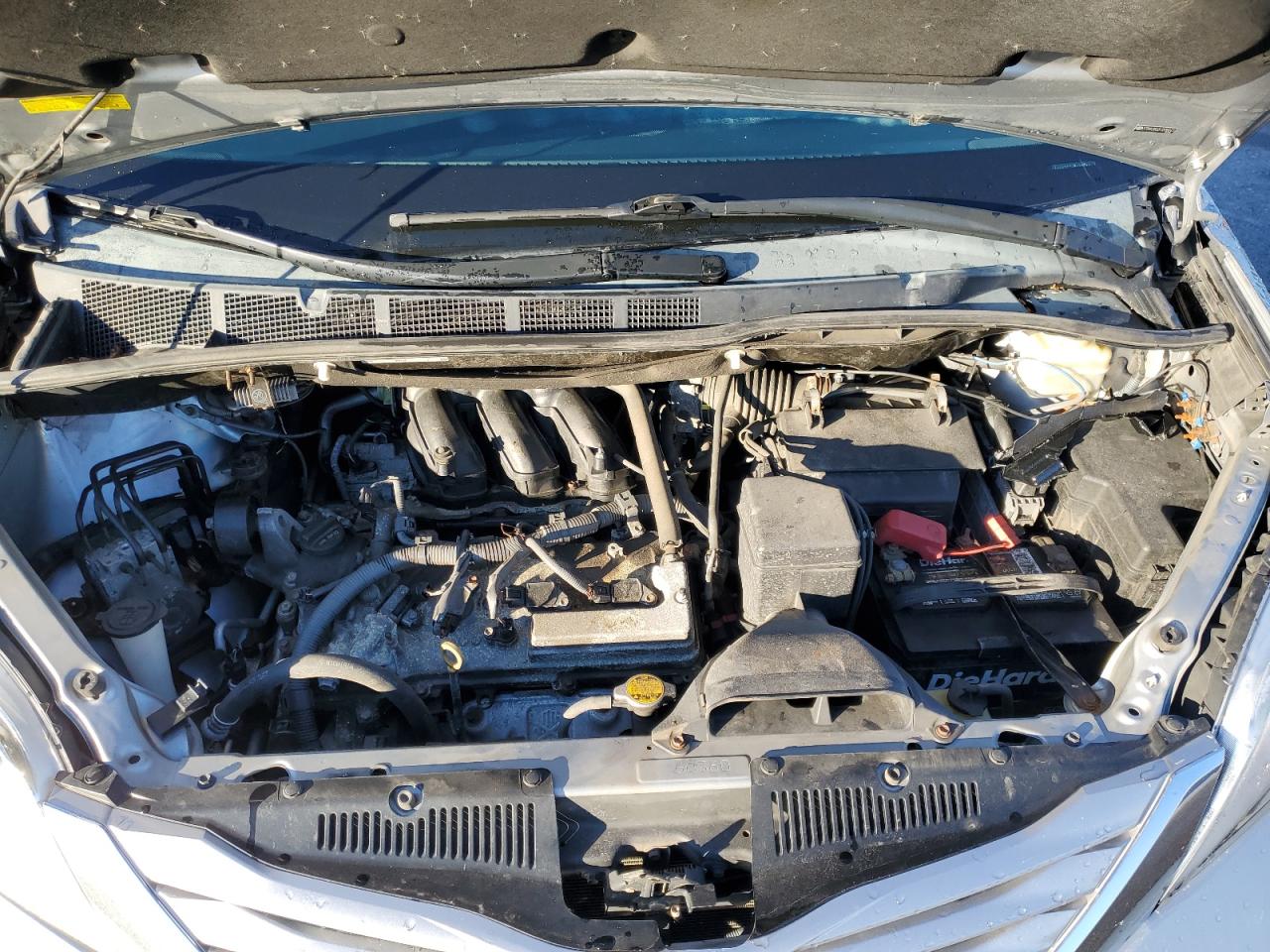 2015 Toyota Sienna - Image 12