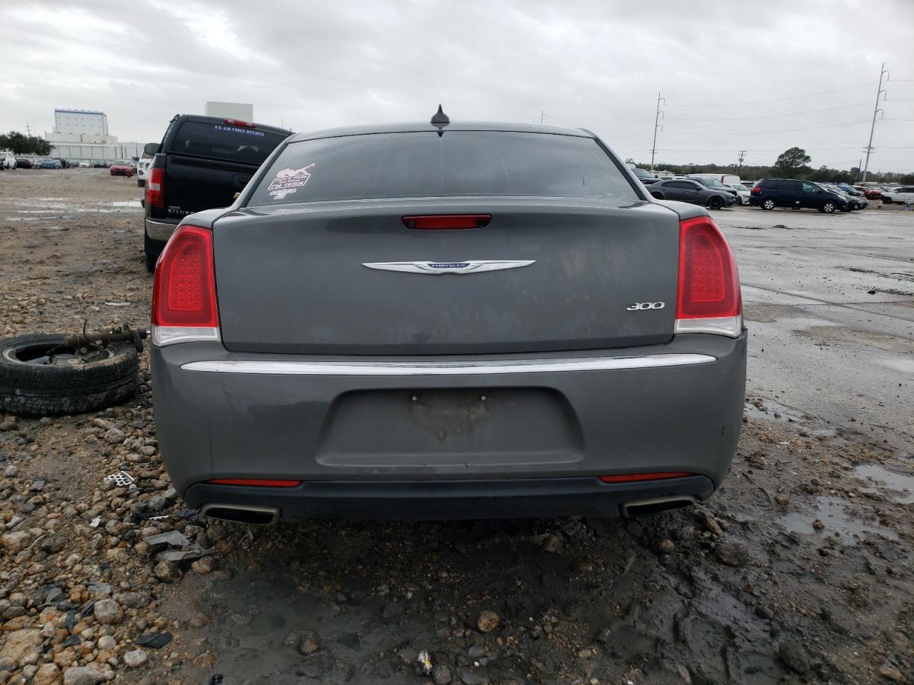 2019 Chrysler 300 - Image 6