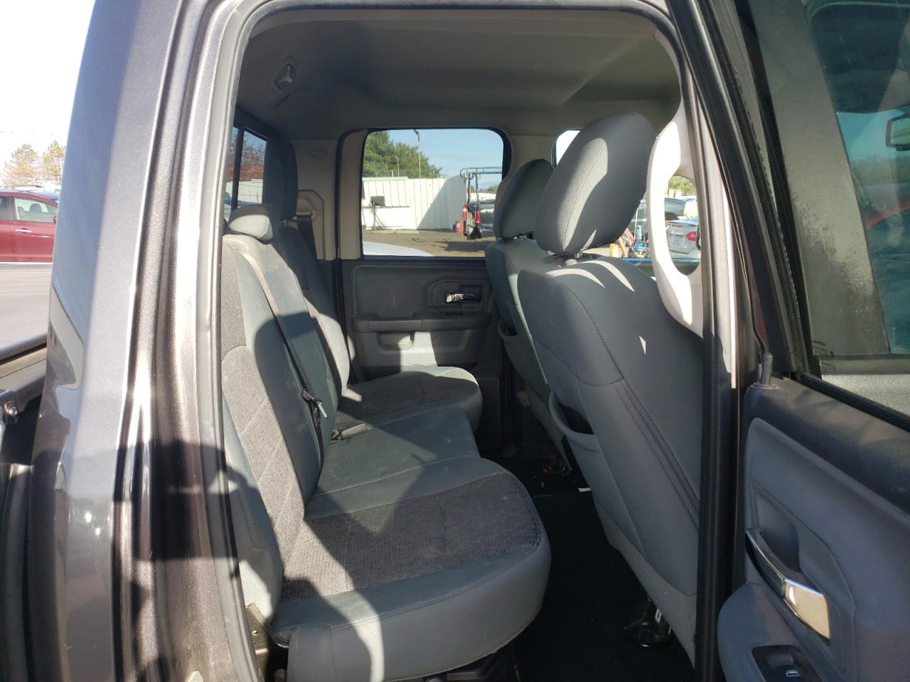 2015 RAM 1500 - Image 10