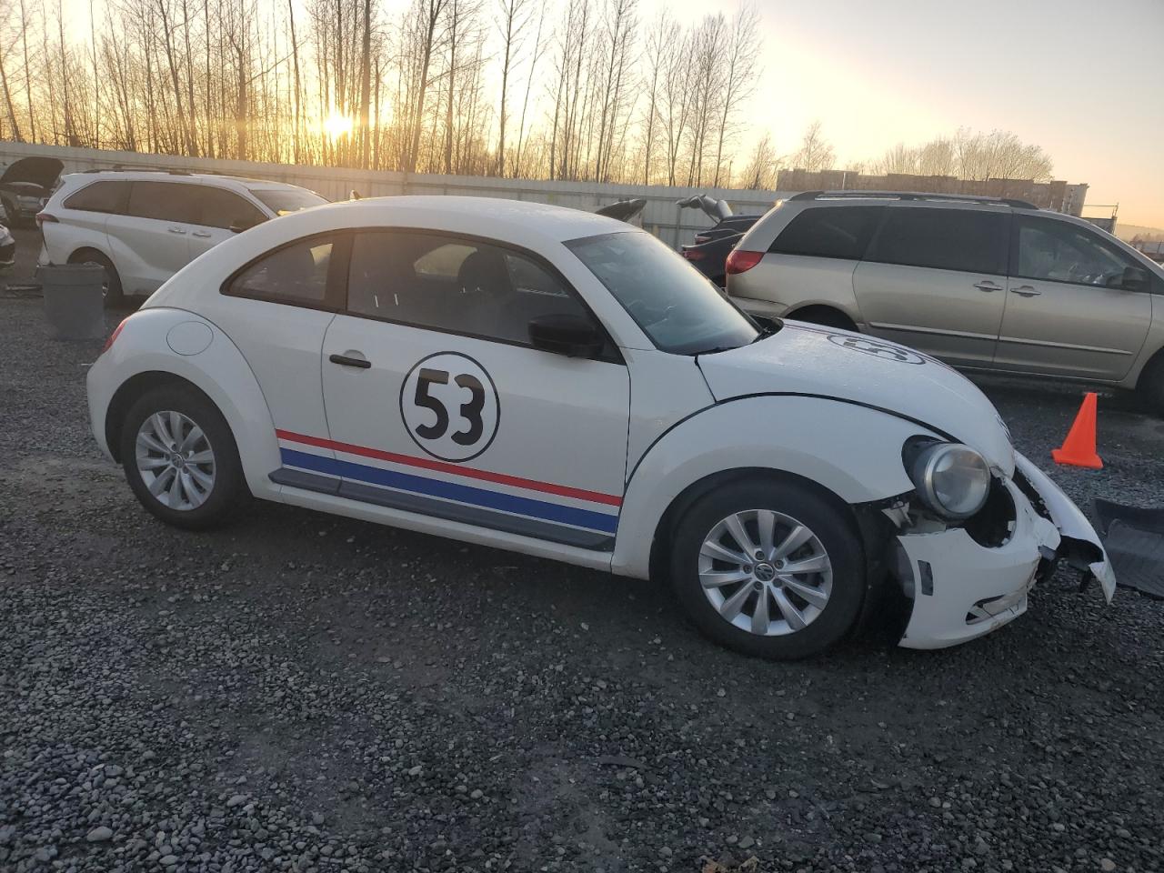 VIN 3VWFP7AT4DM665085 2013 VOLKSWAGEN BEETLE no.4