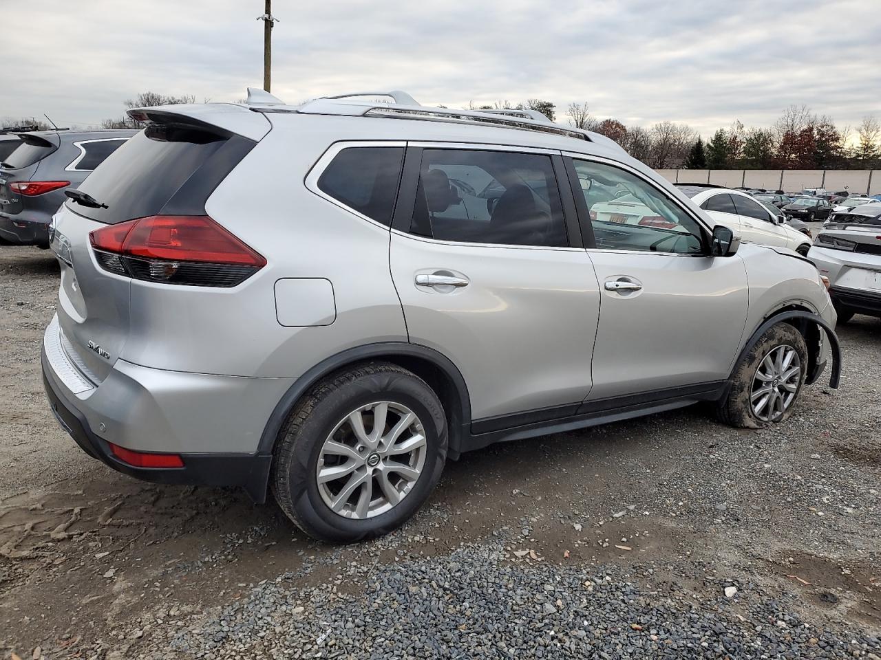 2020 Nissan Rogue - Image 3