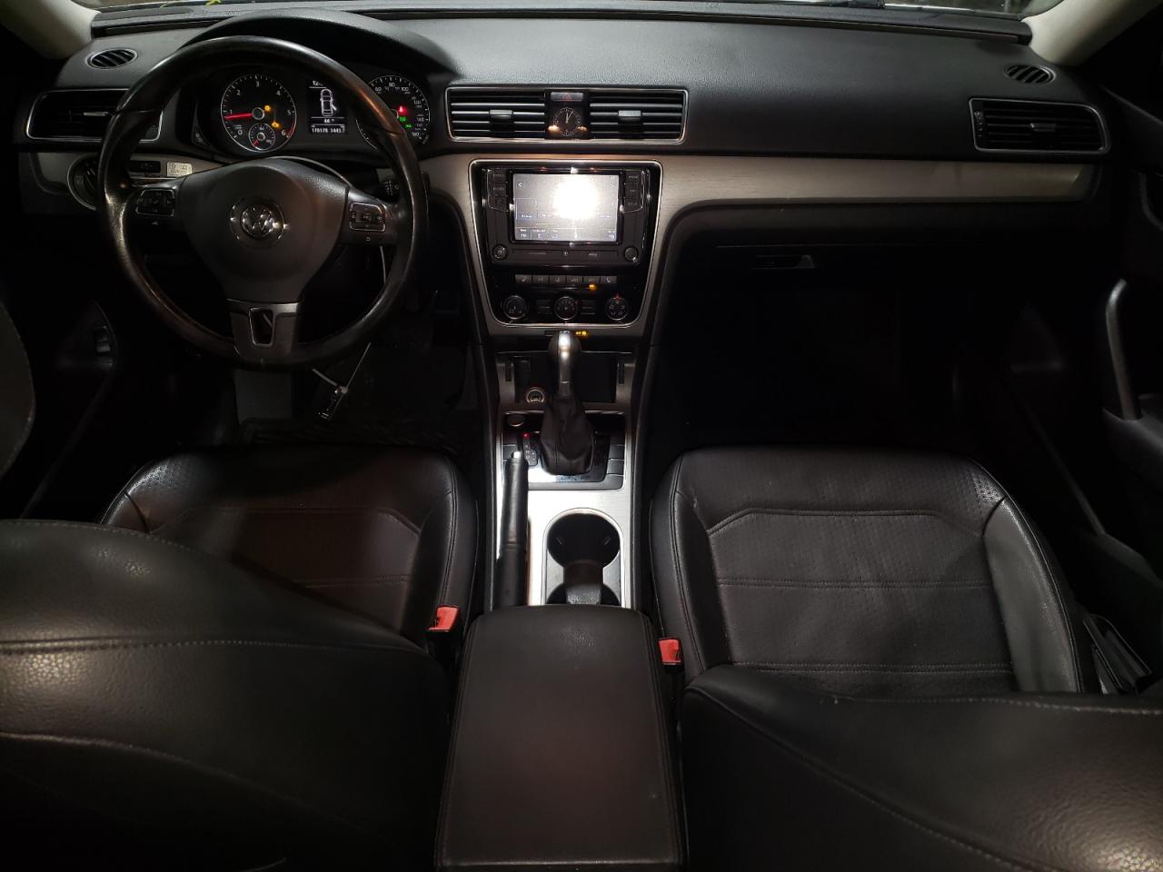 2015 Volkswagen Passat - Image 8