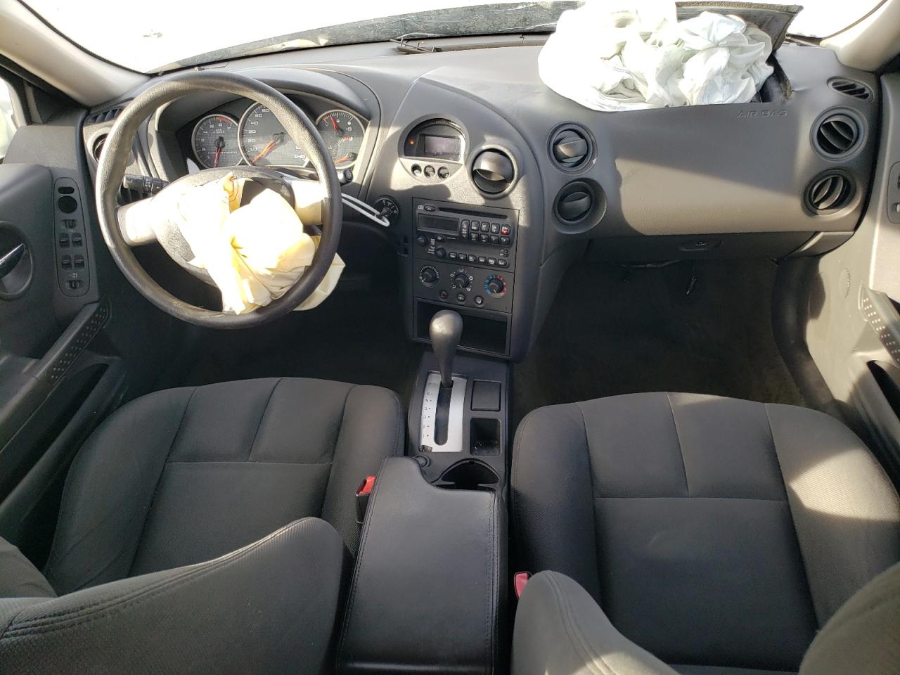 2005 Pontiac Grand Prix - Image 8