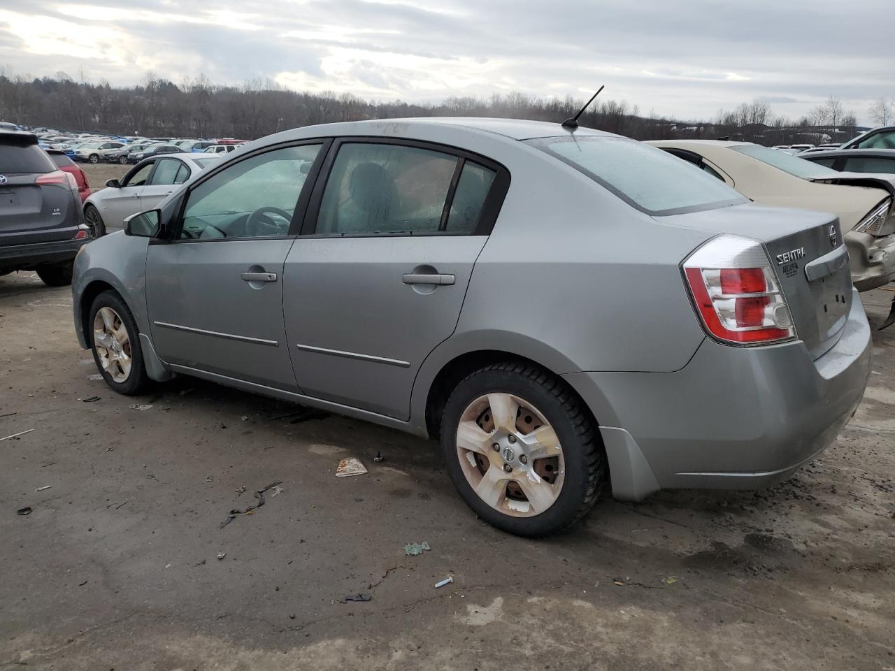 2009 Nissan Sentra - Image 2