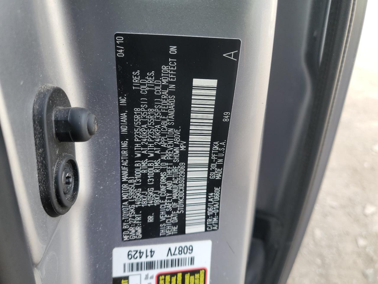 2011 Toyota Sienna - Image 13