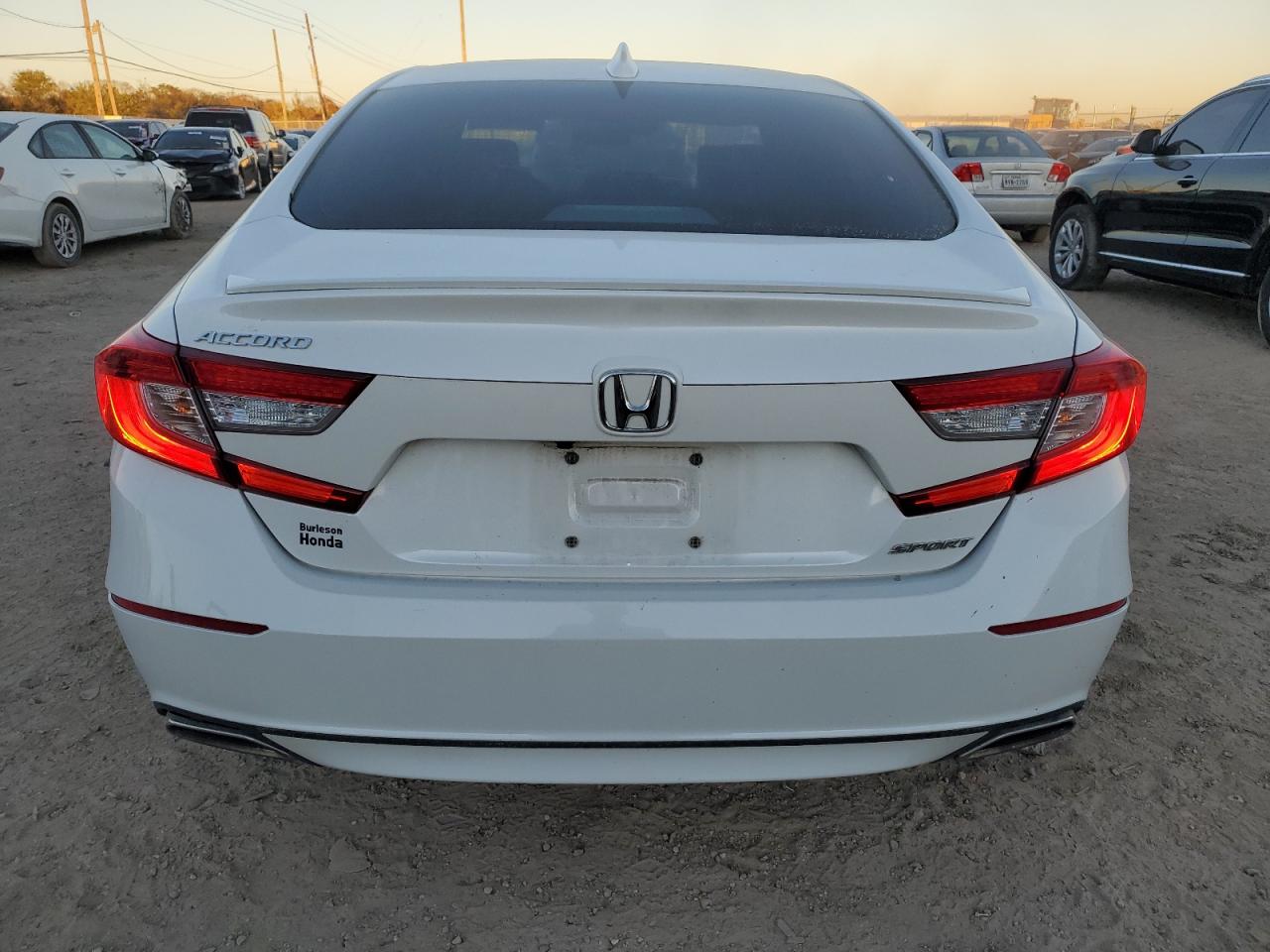 VIN 1HGCV1F34JA179307 2018 HONDA ACCORD no.6