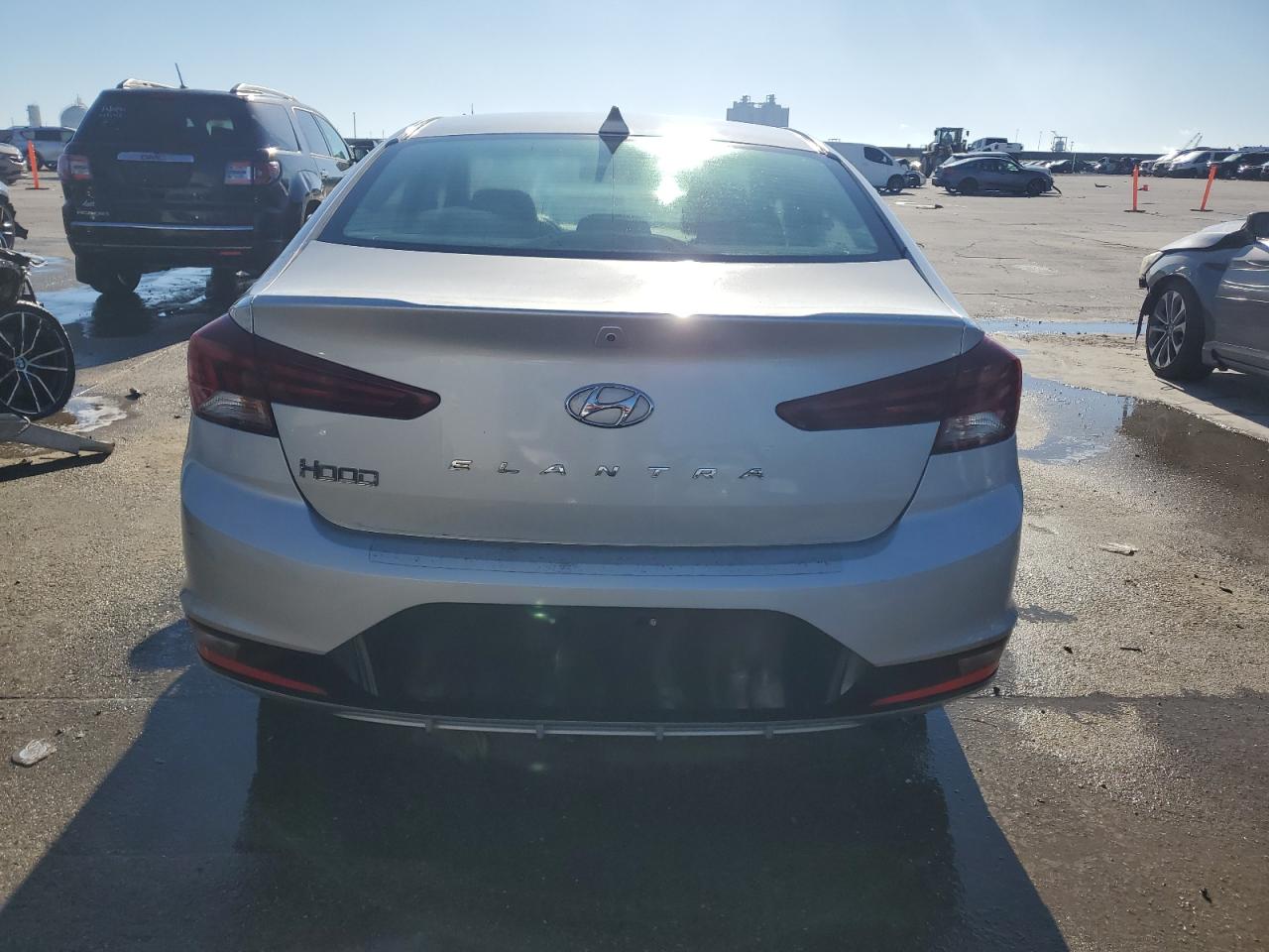 2019 Hyundai Elantra - Image 6