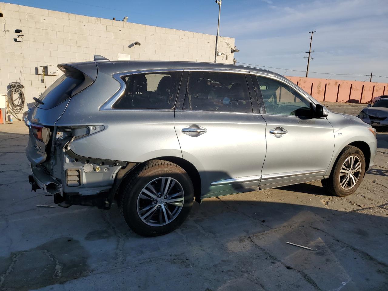 2018 Infiniti QX60 - Image 3