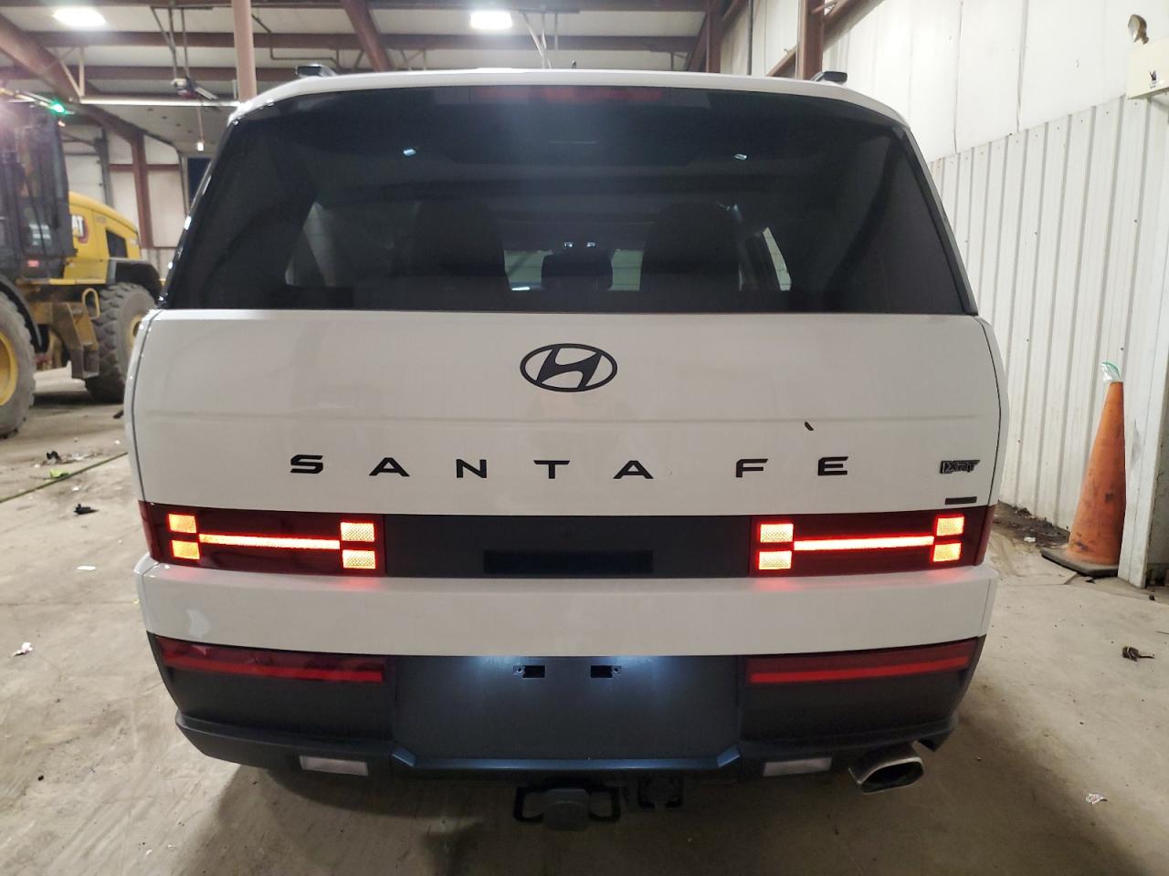 2025 Hyundai Santa Fe - Image 6
