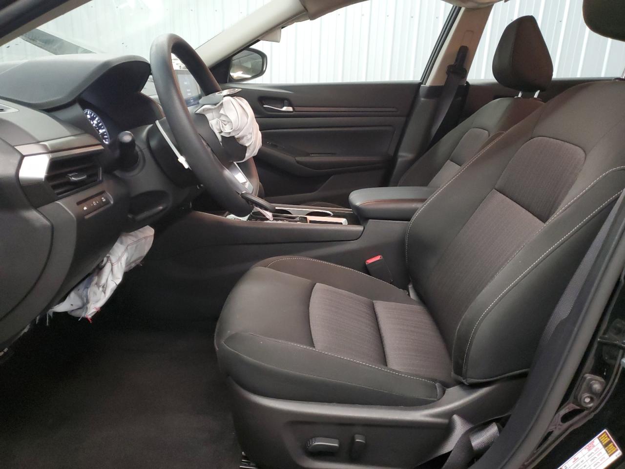 2024 Nissan Altima - Image 7