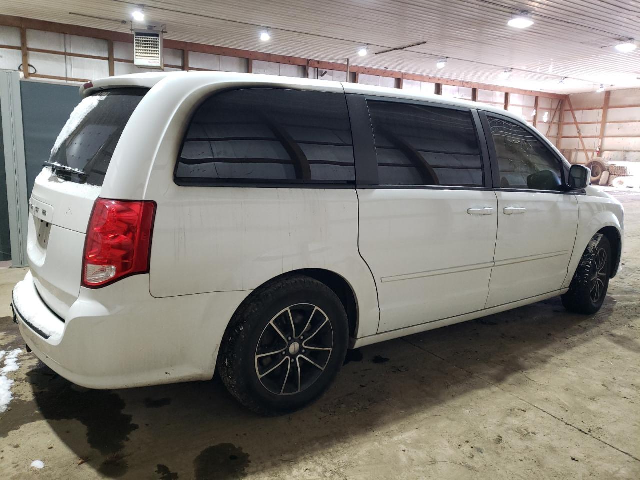 2015 Dodge Caravan - Image 3