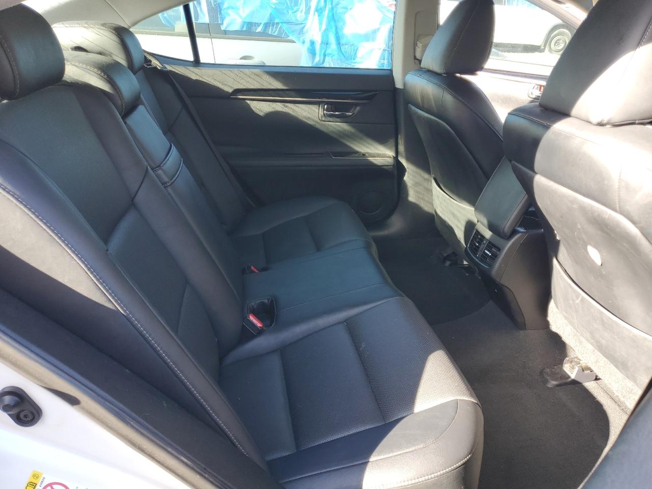 2017 Lexus ES - Image 10