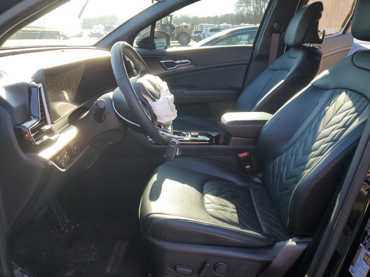 2023 Kia Sportage - Image 7
