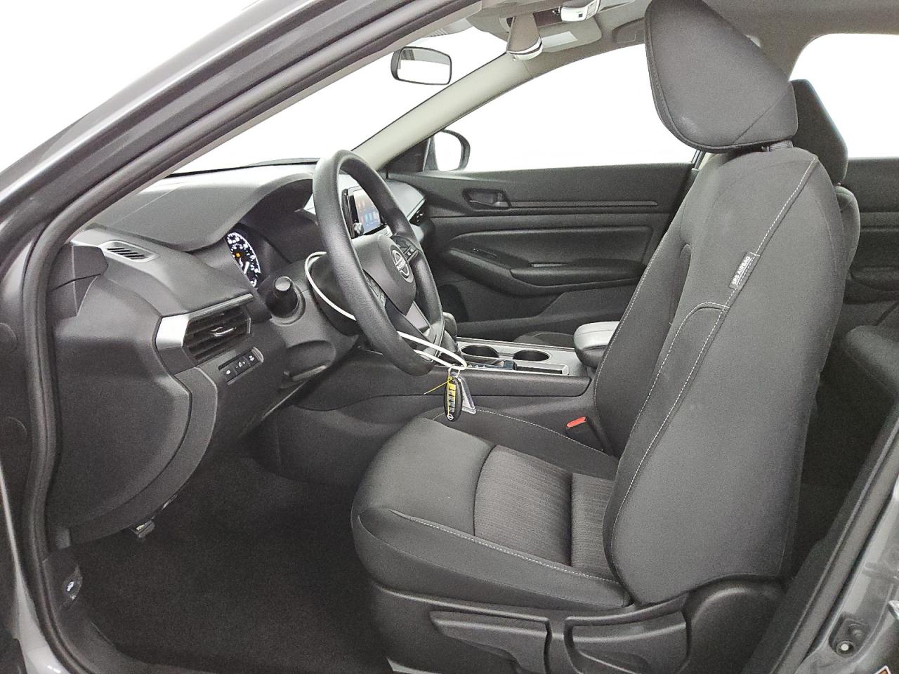 2024 Nissan Altima - Image 7