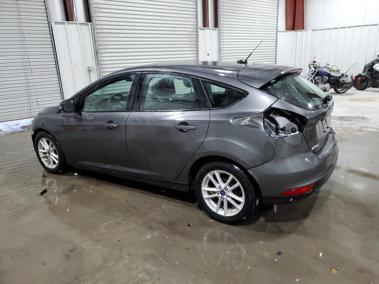 VIN 1FADP3K22HL281182 2017 FORD FOCUS no.2