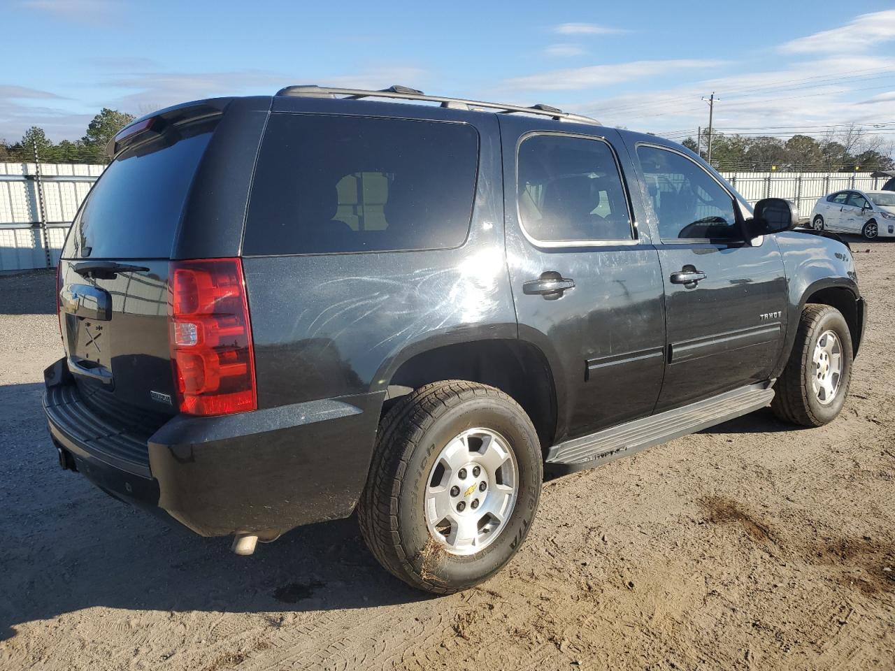 2012 Chevrolet Tahoe - Image 3