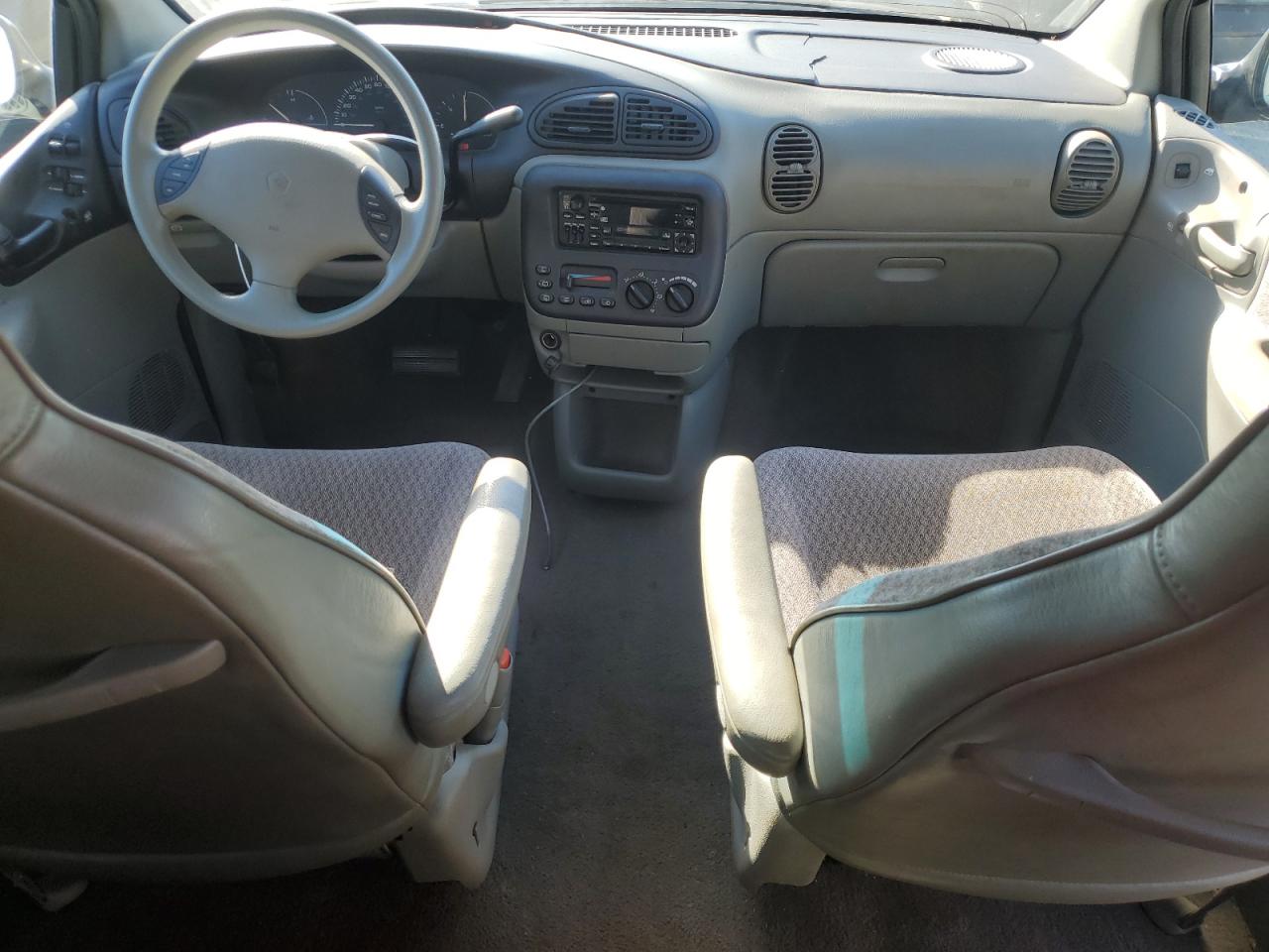 2000 Dodge Caravan - Image 8