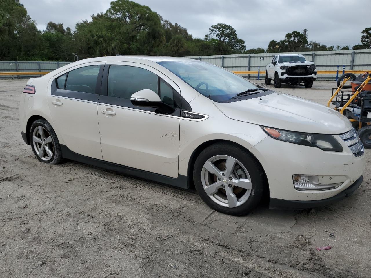 VIN 1G1RD6E40EU128760 2014 CHEVROLET VOLT no.4