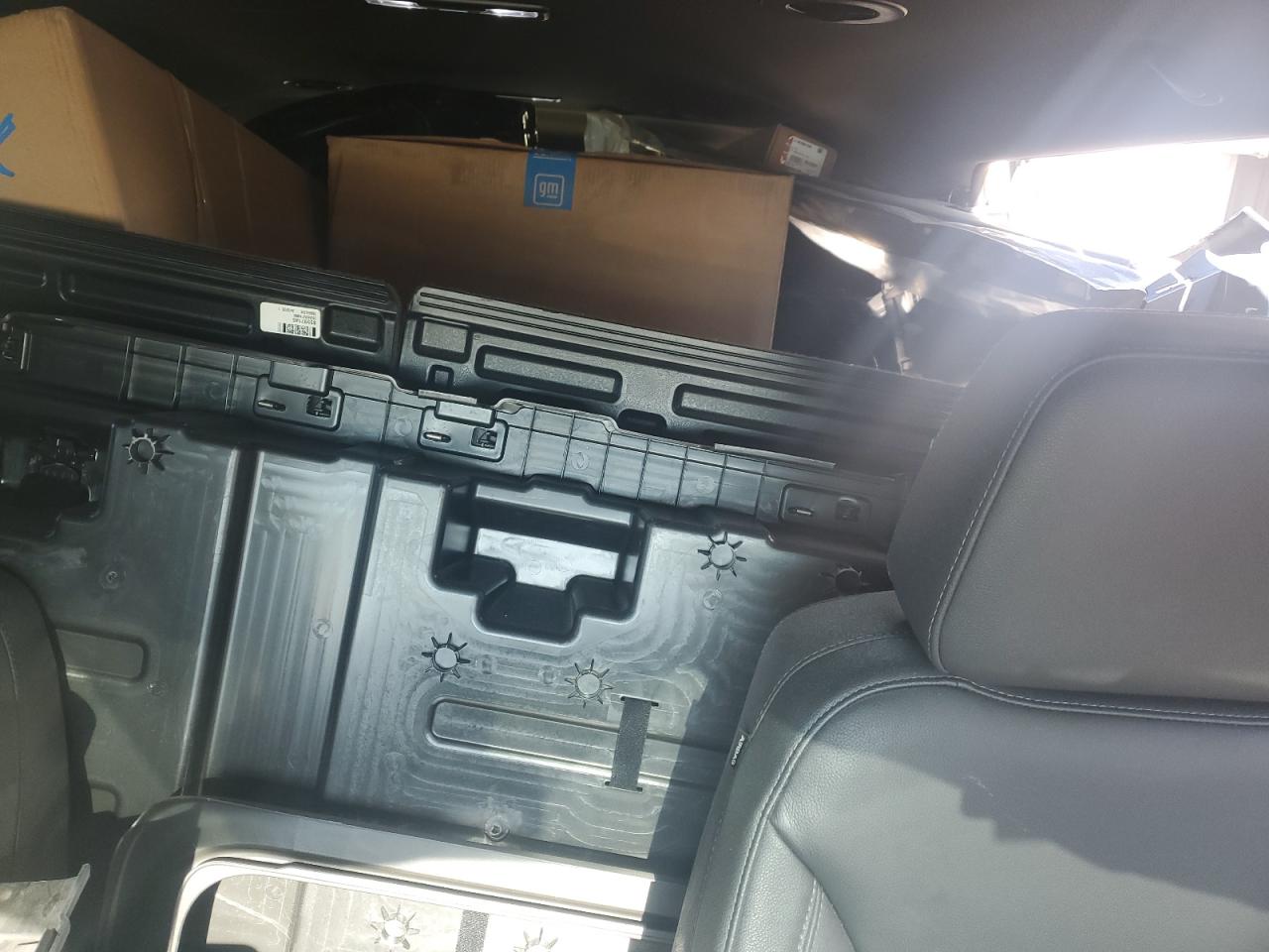 2023 Chevrolet Suburban - Image 10