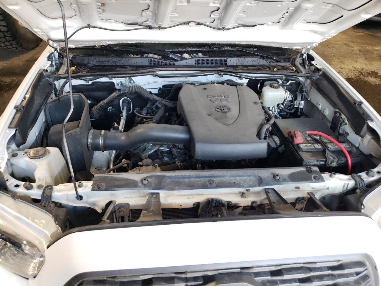 2020 Toyota Tacoma - Image 11