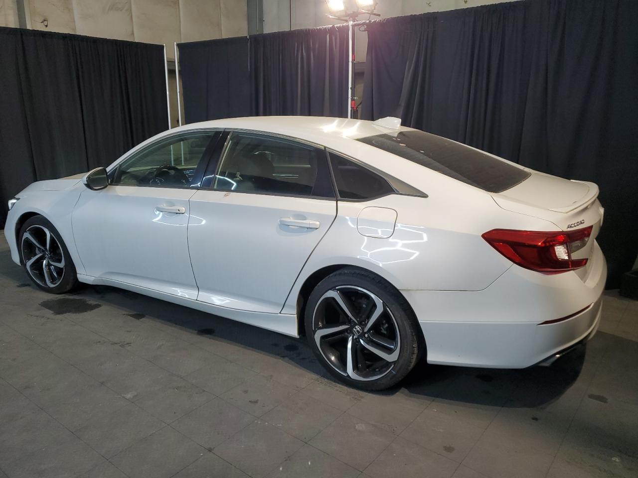 VIN 1HGCV1F3XJA147283 2018 HONDA ACCORD no.2