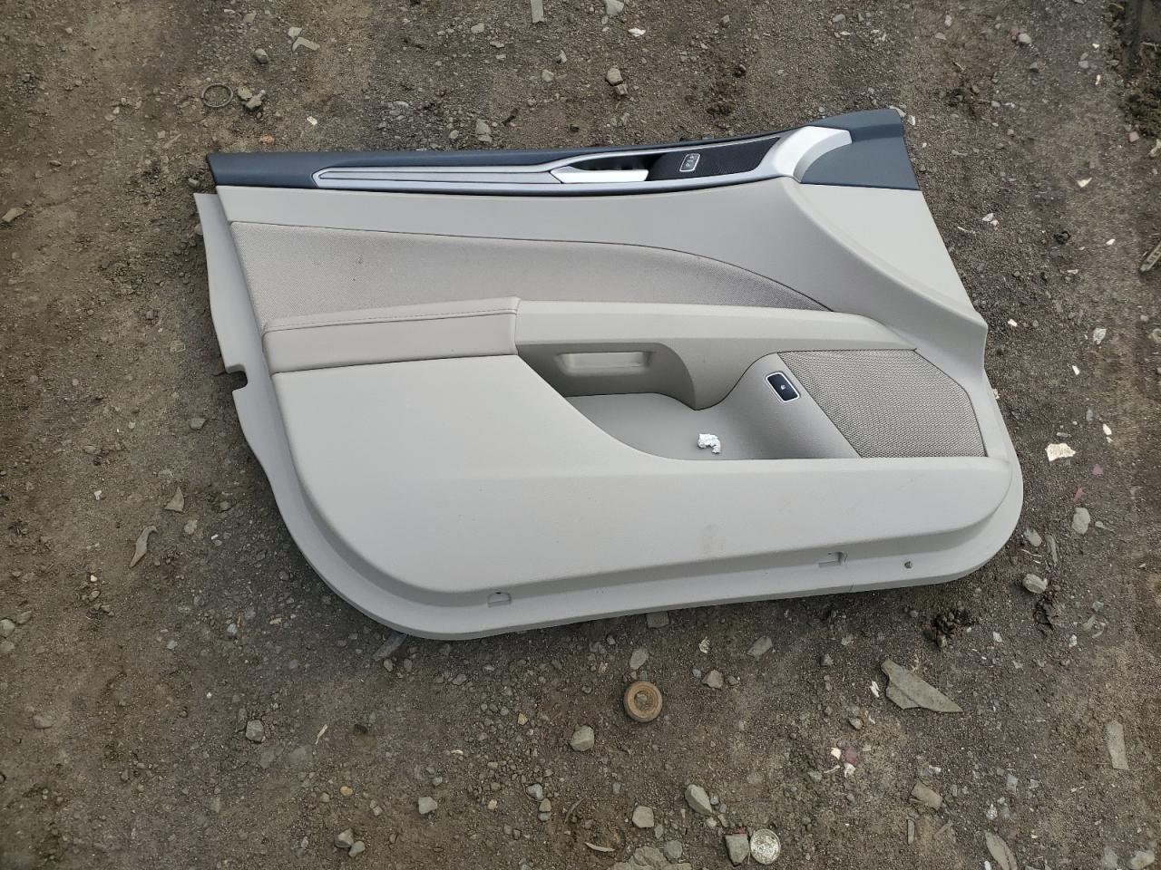 2019 Ford Fusion - Image 12