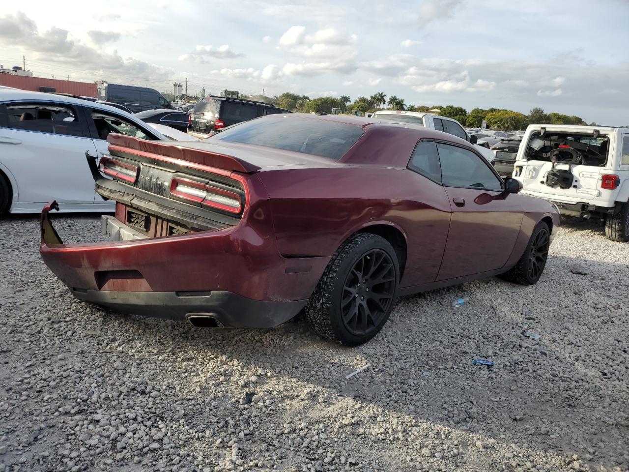 VIN 2C3CDZAG1HH568352 2017 DODGE CHALLENGER no.3