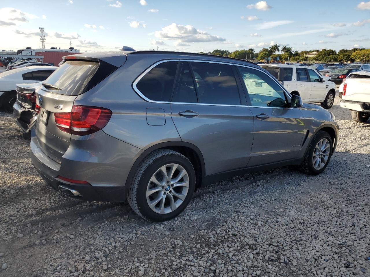 VIN 5UXKT0C50G0S78817 2016 BMW X5 no.3