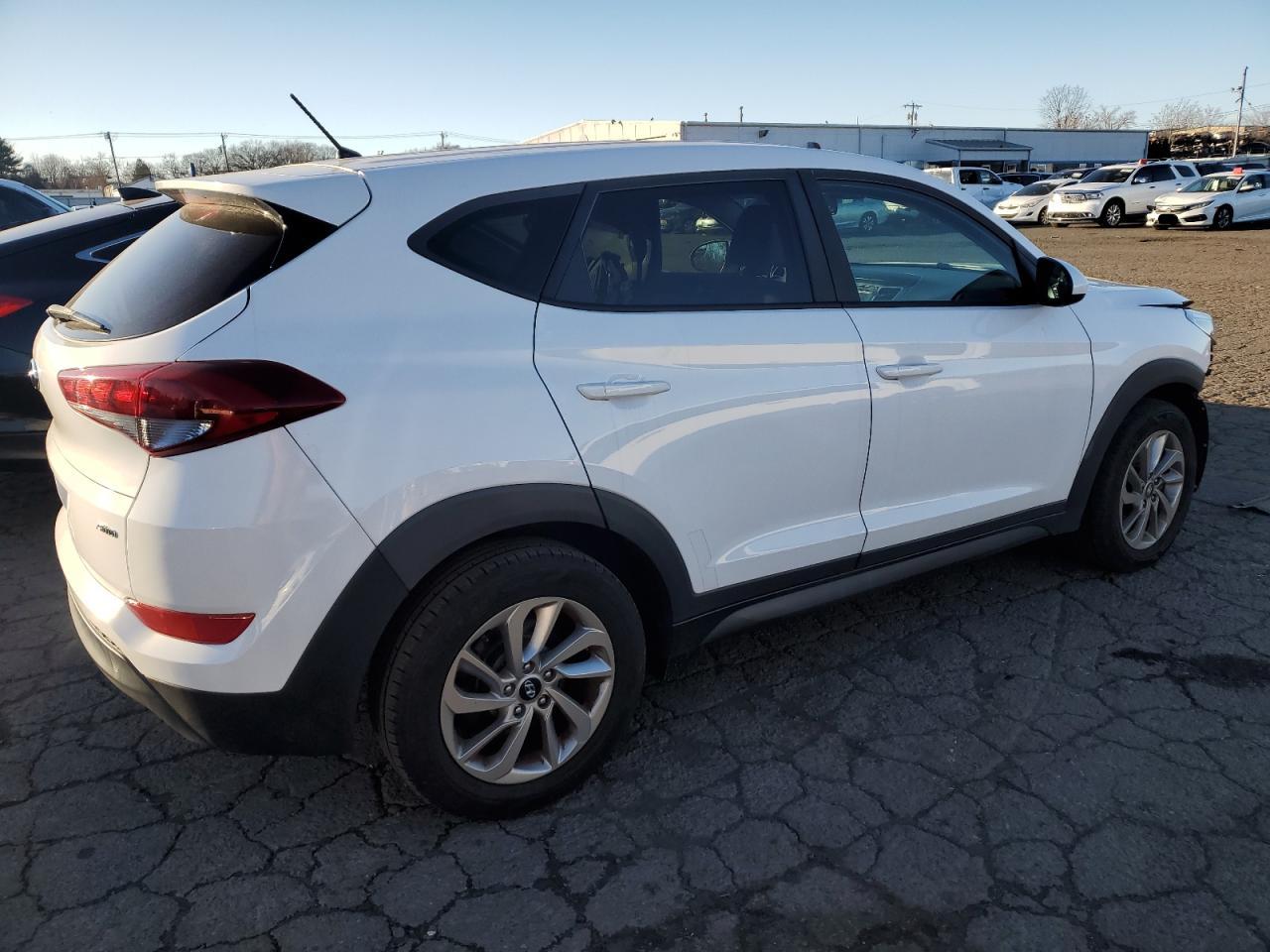 VIN KM8J2CA41JU701251 2018 HYUNDAI TUCSON no.3