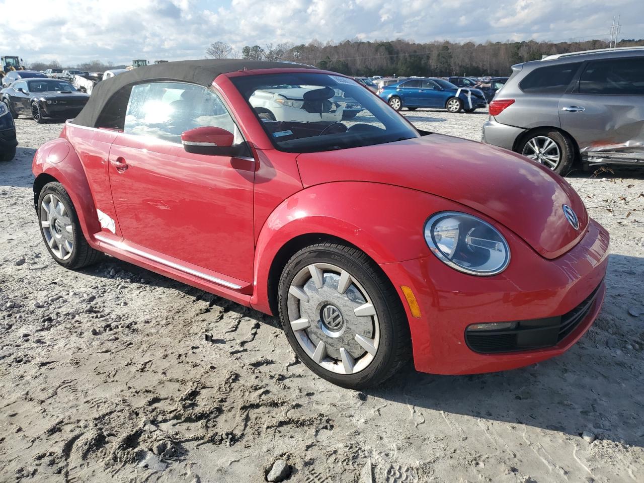 VIN 3VW517AT6FM807260 2015 VOLKSWAGEN BEETLE no.4